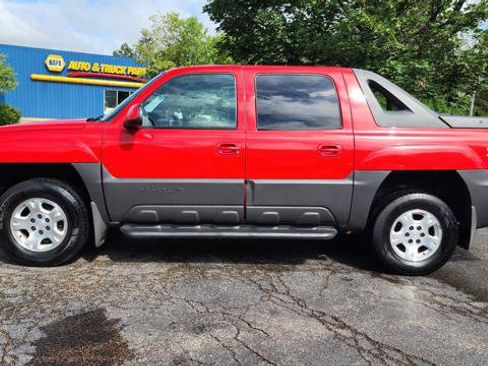 Used 2003 Chevrolet Avalanche 4x4 w/ Suspension Package, Off-Road image 4