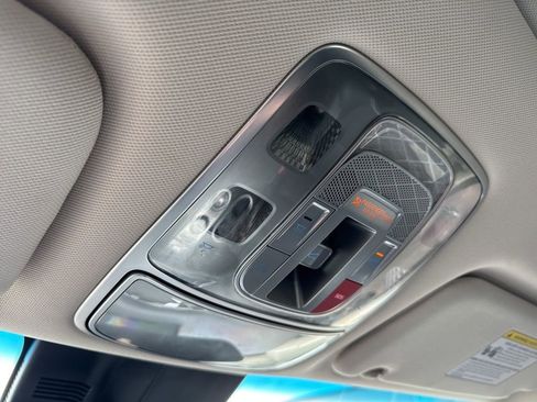 Used 2025 Genesis GV70 2.5T w/ Advanced Package AWD/4WD image 22