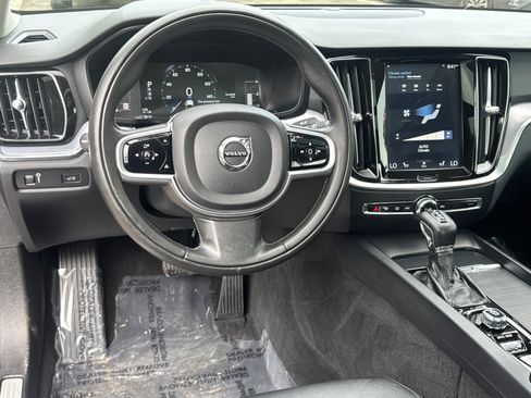 Used 2019 Volvo S60 T6 Momentum w/ Premium Package AWD/4WD image 12