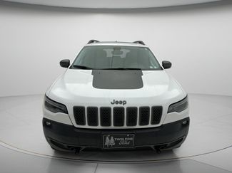 Used 2019 Jeep Cherokee Trailhawk w/ Comfort/Convenience Group AWD/4WD video 2