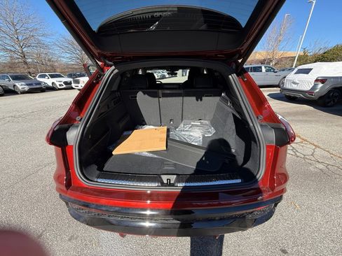 New 2025 Audi SQ5 Prestige image 15