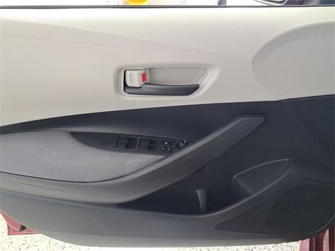 Used 2022 Toyota Corolla LE image 21
