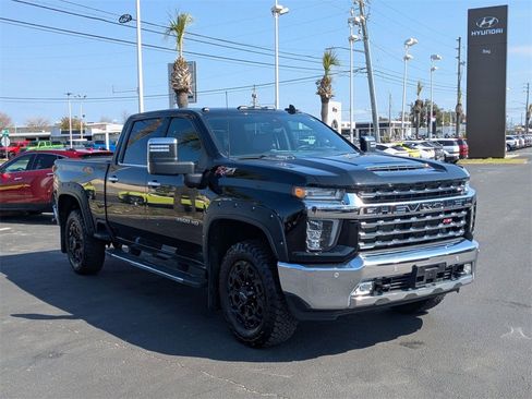 Used 2020 Chevrolet Silverado 3500 LTZ w/ LTZ Premium Package image 3