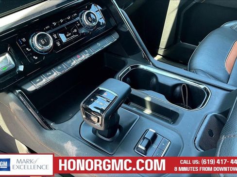 Used 2024 GMC Sierra 1500 AT4 w/ Technology Package AWD/4WD image 16