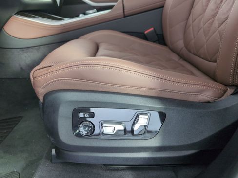 Used 2026 BMW X5 sDrive40i image 11