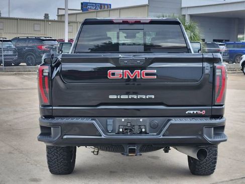 Used 2024 GMC Sierra 2500 AT4 w/ AT4 Premium Plus Package AWD/4WD image 6