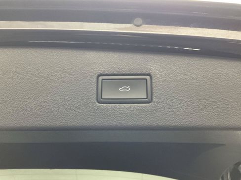 Used 2023 Volkswagen Tiguan SEL R-Line AWD/4WD image 30
