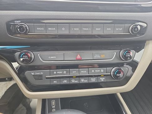 Used 2021 Kia Sedona SX FWD image 21