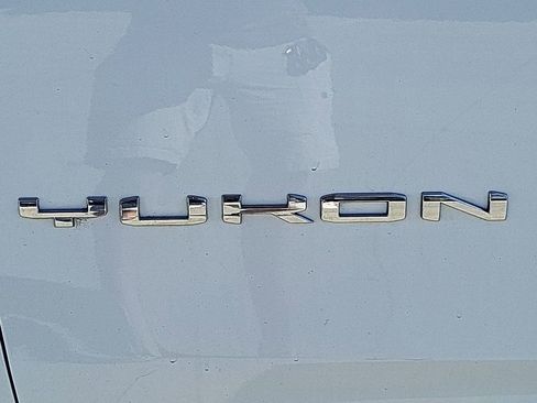 Used 2022 GMC Yukon SLT w/ SLT Luxury Package AWD/4WD image 38