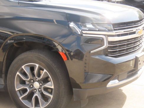 Used 2021 Chevrolet Suburban LT w/ LT Signature Package RWD image 5
