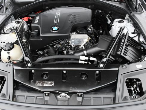 Used 2014 BMW 528i xDrive Sedan image 23