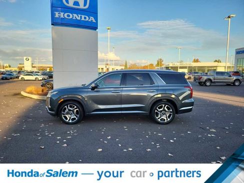 Used 2023 Hyundai Palisade SEL image 3