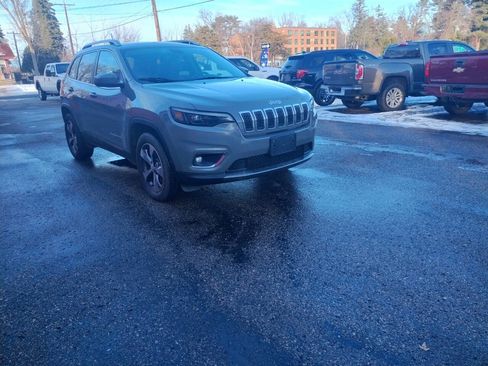 Used 2019 Jeep Cherokee Limited image 25