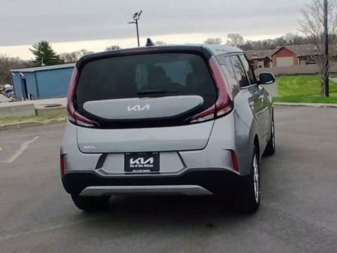 Certified 2025 Kia Soul LX w/ LX Technology Package FWD image 2