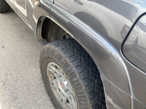 Used 2020 Toyota 4Runner SR5 AWD/4WD image 11