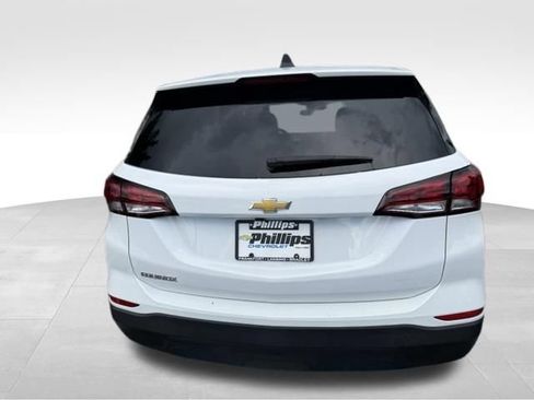 Used 2024 Chevrolet Equinox LS w/ LS Convenience Package FWD image 11
