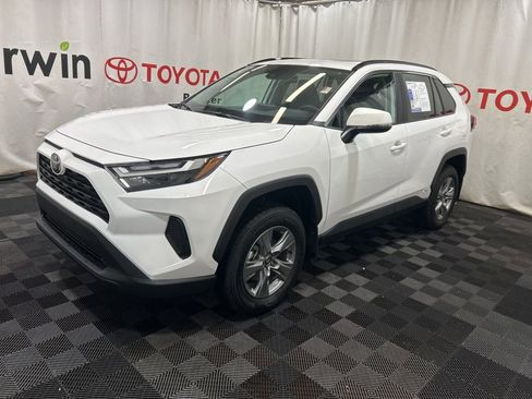 Used 2025 Toyota RAV4 XLE image 4