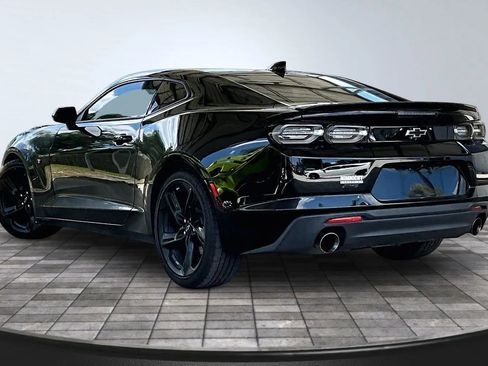 Used 2021 Chevrolet Camaro LT w/ RS Package image 4