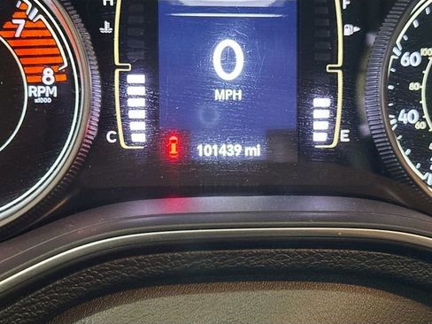 Used 2019 Jeep Cherokee Latitude Plus w/ Comfort/Convenience Group image 13