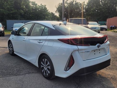 Used 2022 Toyota Prius Prime XLE FWD image 6