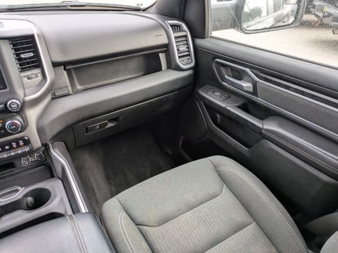Used 2022 RAM 1500 Big Horn AWD/4WD image 16