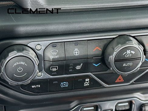 Used 2022 Jeep Wrangler Unlimited Rubicon 4xe w/ Dual Top Group AWD/4WD image 23