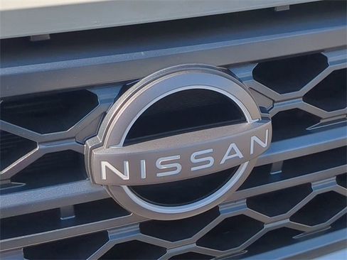 Used 2023 Nissan Frontier SV w/ SV Convenience Package image 13