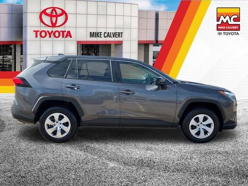 Used 2023 Toyota RAV4 LE AWD/4WD image 6