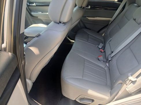 Used 2014 Kia Sorento SX FWD image 39