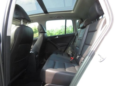 Used 2017 Volkswagen Tiguan Sport AWD/4WD image 18