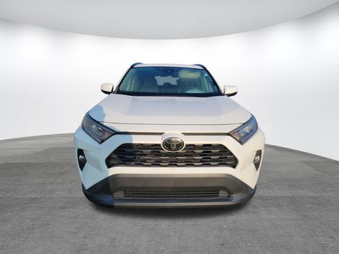 Used 2020 Toyota RAV4 XLE Premium FWD image 2