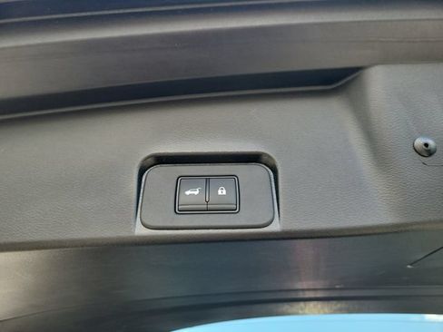 Used 2023 Nissan Rogue SV w/ SV Premium B Package FWD image 9