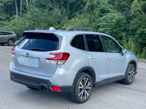 Used 2023 Subaru Forester Limited AWD/4WD image 5