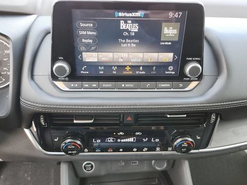 Used 2021 Nissan Rogue SL FWD image 25