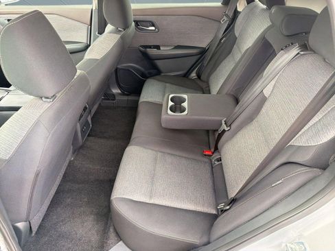 Used 2023 Nissan Rogue SV image 15