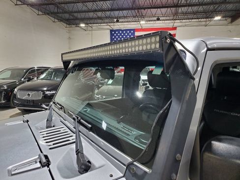 Used 2016 Jeep Wrangler Unlimited Rubicon w/ Connectivity Group AWD/4WD image 47