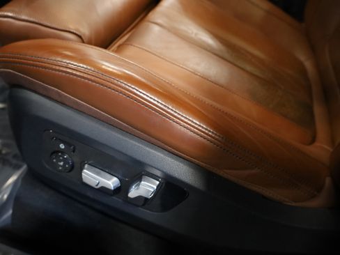 Used 2020 BMW X7 M50i w/ Dynamic Handling Package image 19