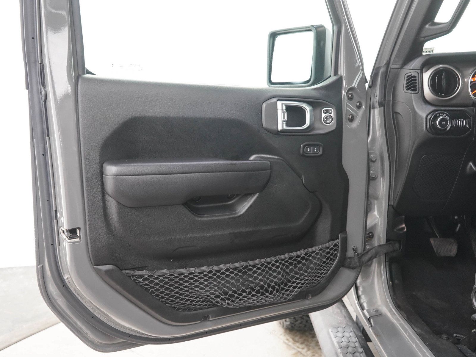 Used 2020 Jeep Wrangler Unlimited Sport AWD/4WD image 18