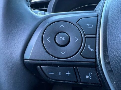 Used 2024 Toyota Venza LE AWD/4WD image 21