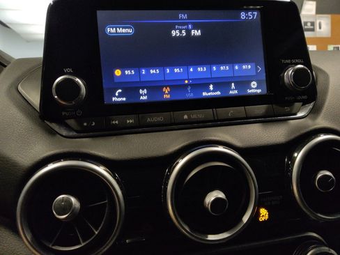 Used 2024 Nissan Sentra S FWD image 25