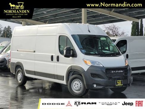 New 2024 RAM ProMaster 2500 w/ Convenience Group FWD image 1