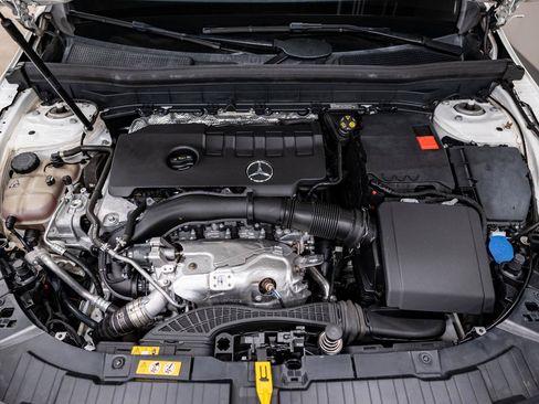 Used 2020 Mercedes-Benz GLB 250 4MATIC image 19
