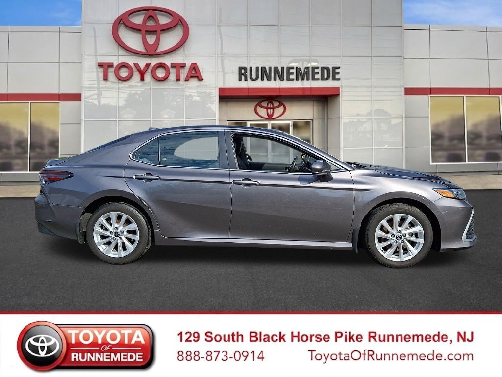 Used 2024 Toyota Camry LE AWD/4WD image 7