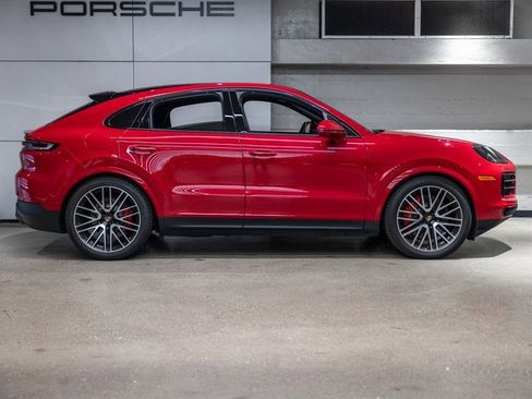 Used 2025 Porsche Cayenne S image 9
