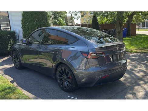 Used 2023 Tesla Model Y Performance AWD/4WD image 4