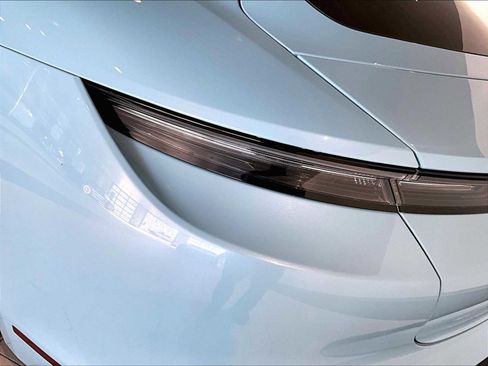 Used 2023 Porsche Taycan 4S image 32