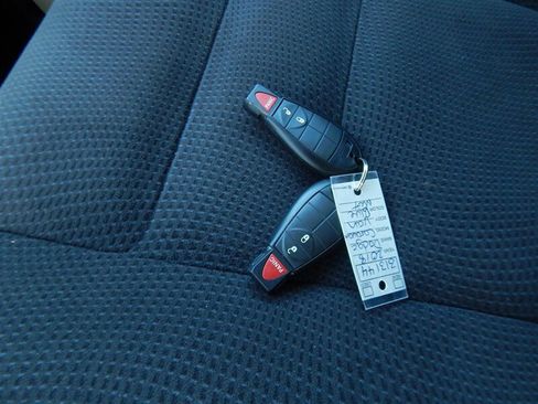 Used 2018 Dodge Grand Caravan SE w/ UConnect Hands-Free Group image 29