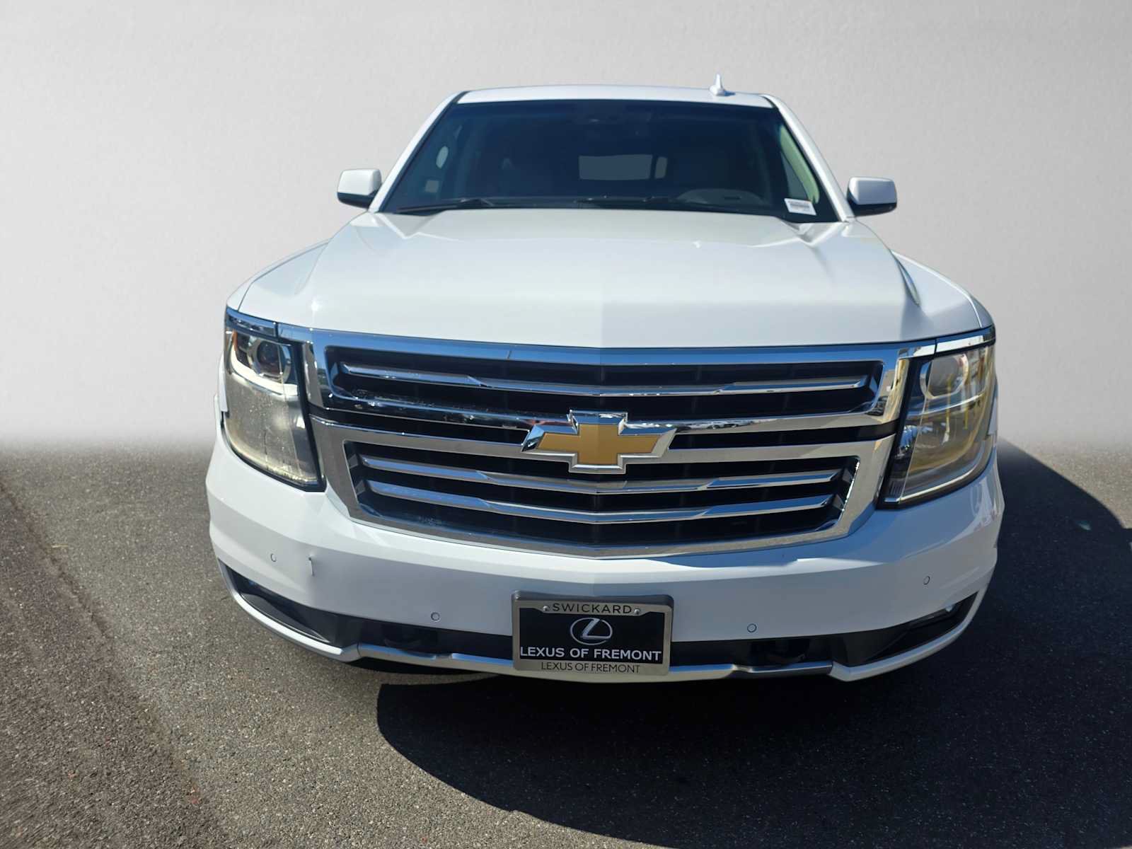 Used 2019 Chevrolet Suburban LT w/ Luxury Package AWD/4WD image 8