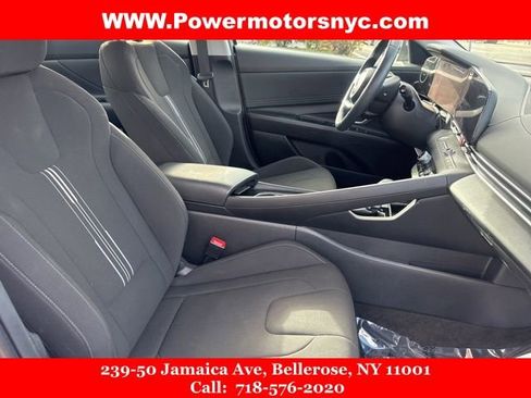 Used 2023 Hyundai Elantra SEL w/ Convenience Package image 14