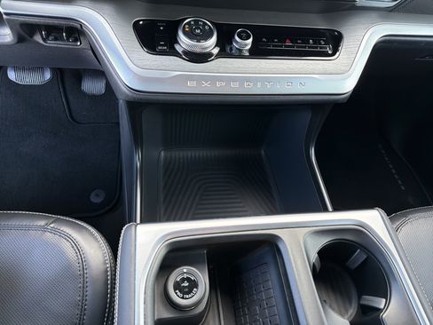 Certified 2025 Ford Expedition Max Platinum image 84